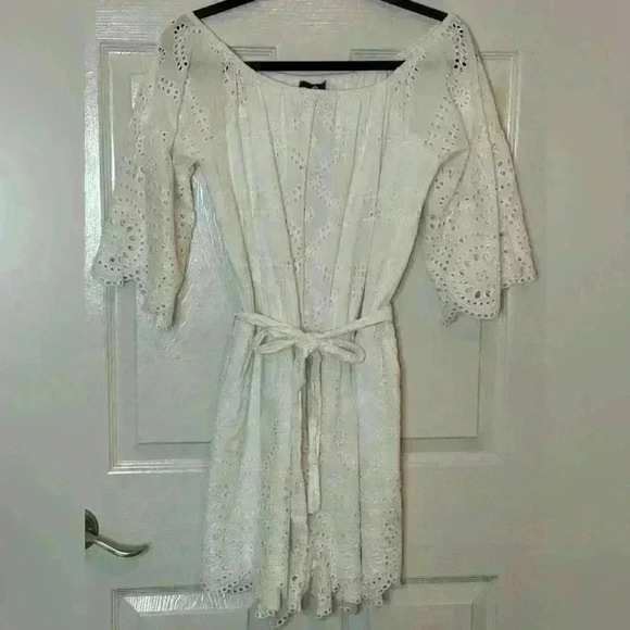 Sperry Cotton eyelet embroidered off the shoulder romper size L - Picture 3 of 8